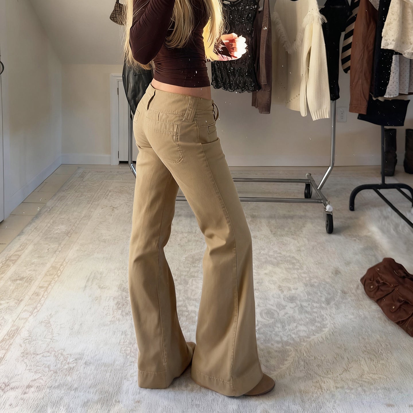 Button pocket wide leg low rise jeans | Festival Outfits Women